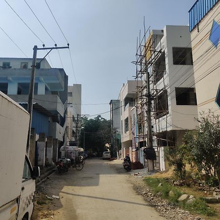 Sk Nivas Villa ตีรูปาติ ภายนอก รูปภาพ