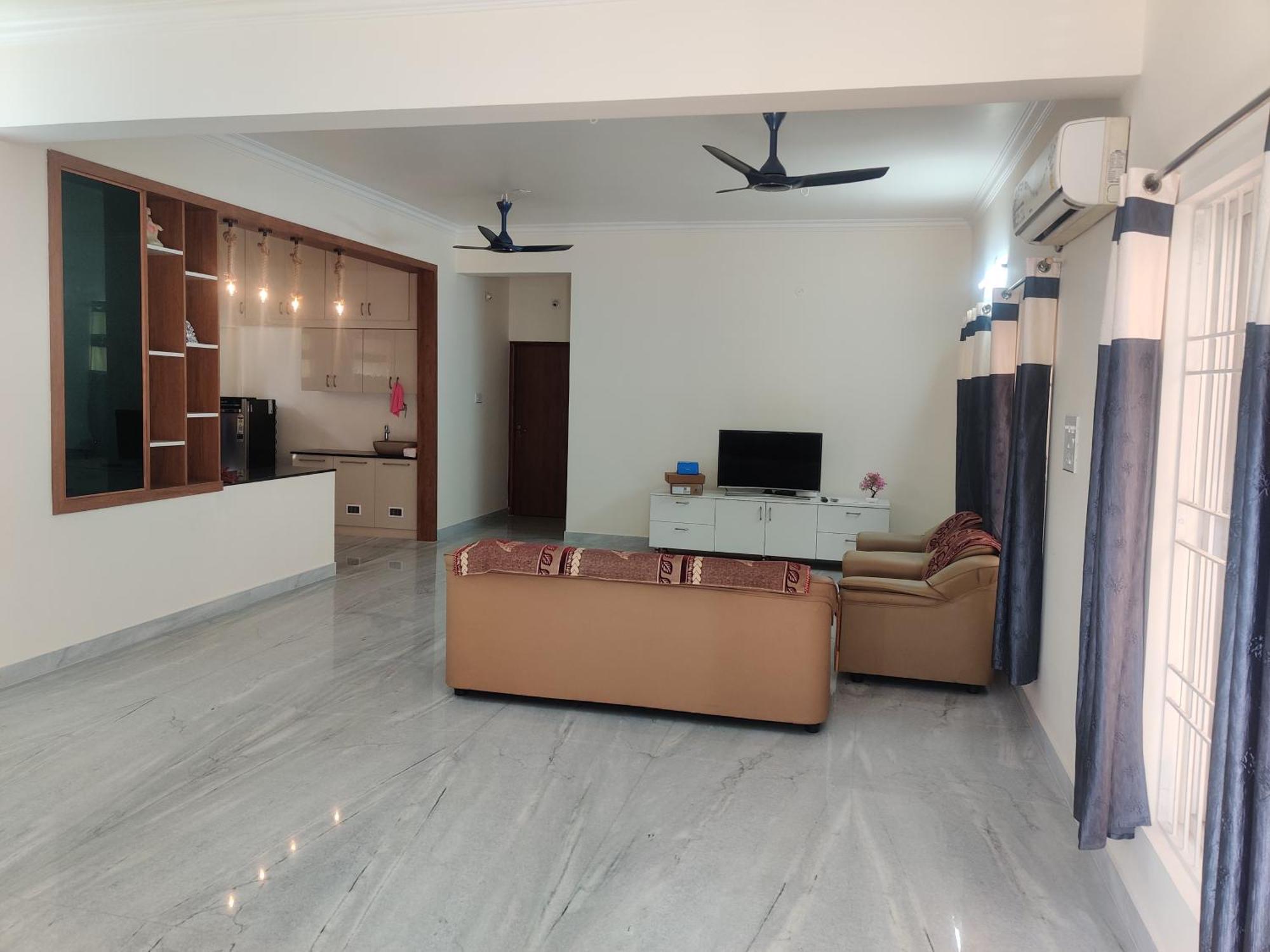 Sk Nivas Villa ตีรูปาติ ภายนอก รูปภาพ